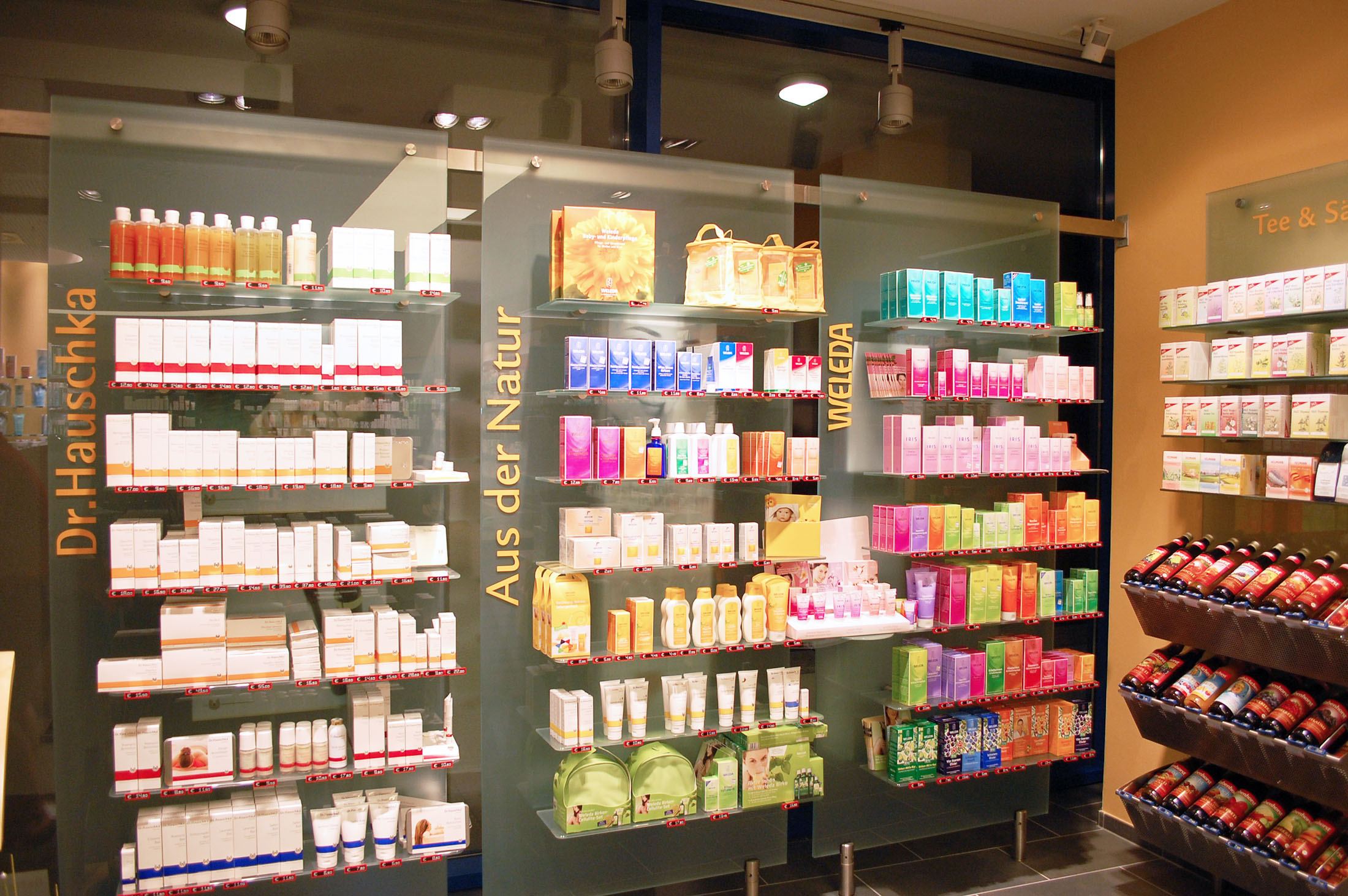 Adler-Apotheke innen