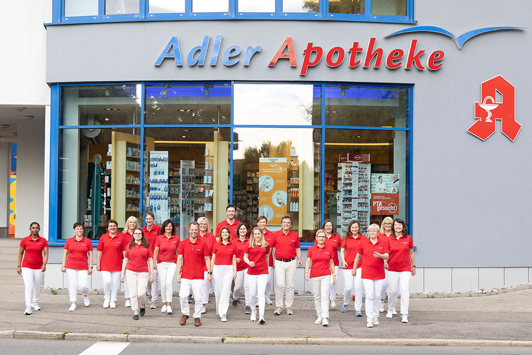Das Team der Adler-Apotheke in Tübingen